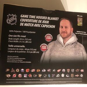 NHL Game Time Hooded Blanket Winning Jets